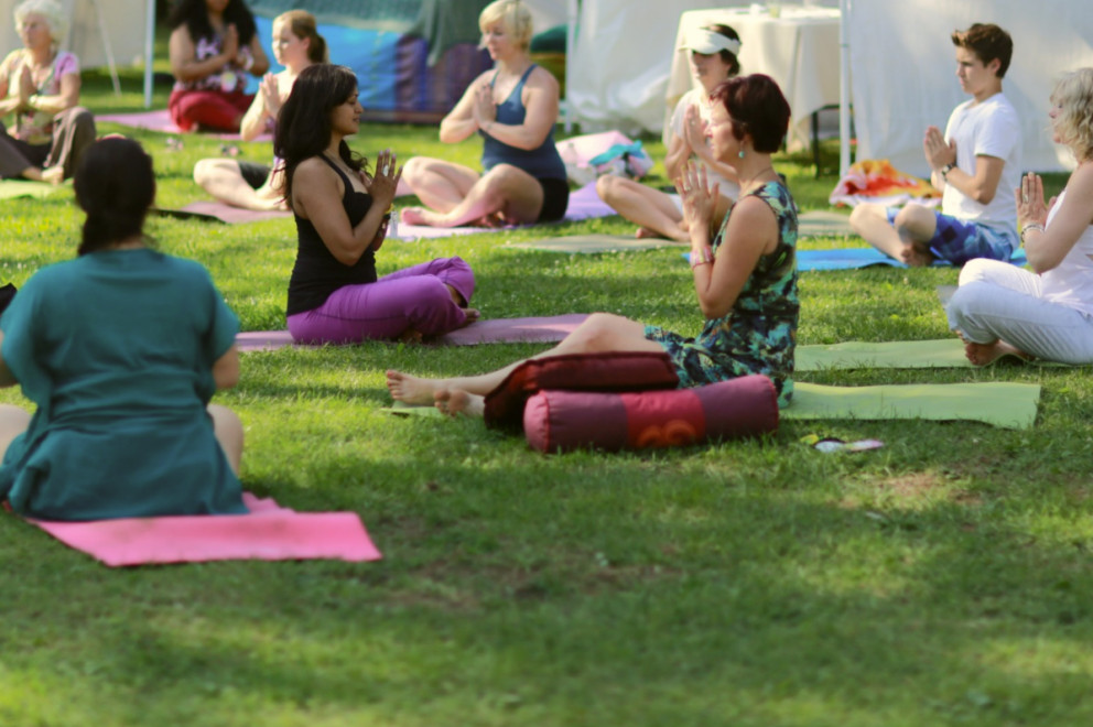 Group mediating outside