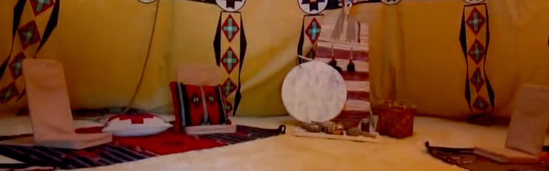 Algonquin tribe display